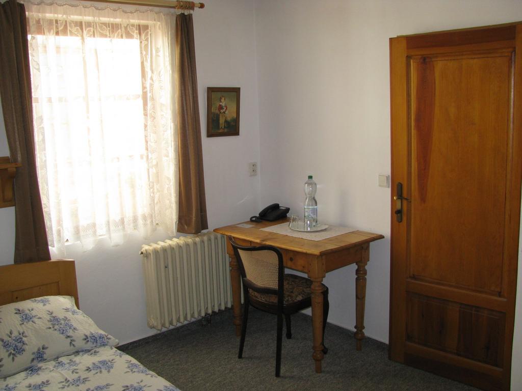 Penzion 102 Pardubice Eksteriør bilde